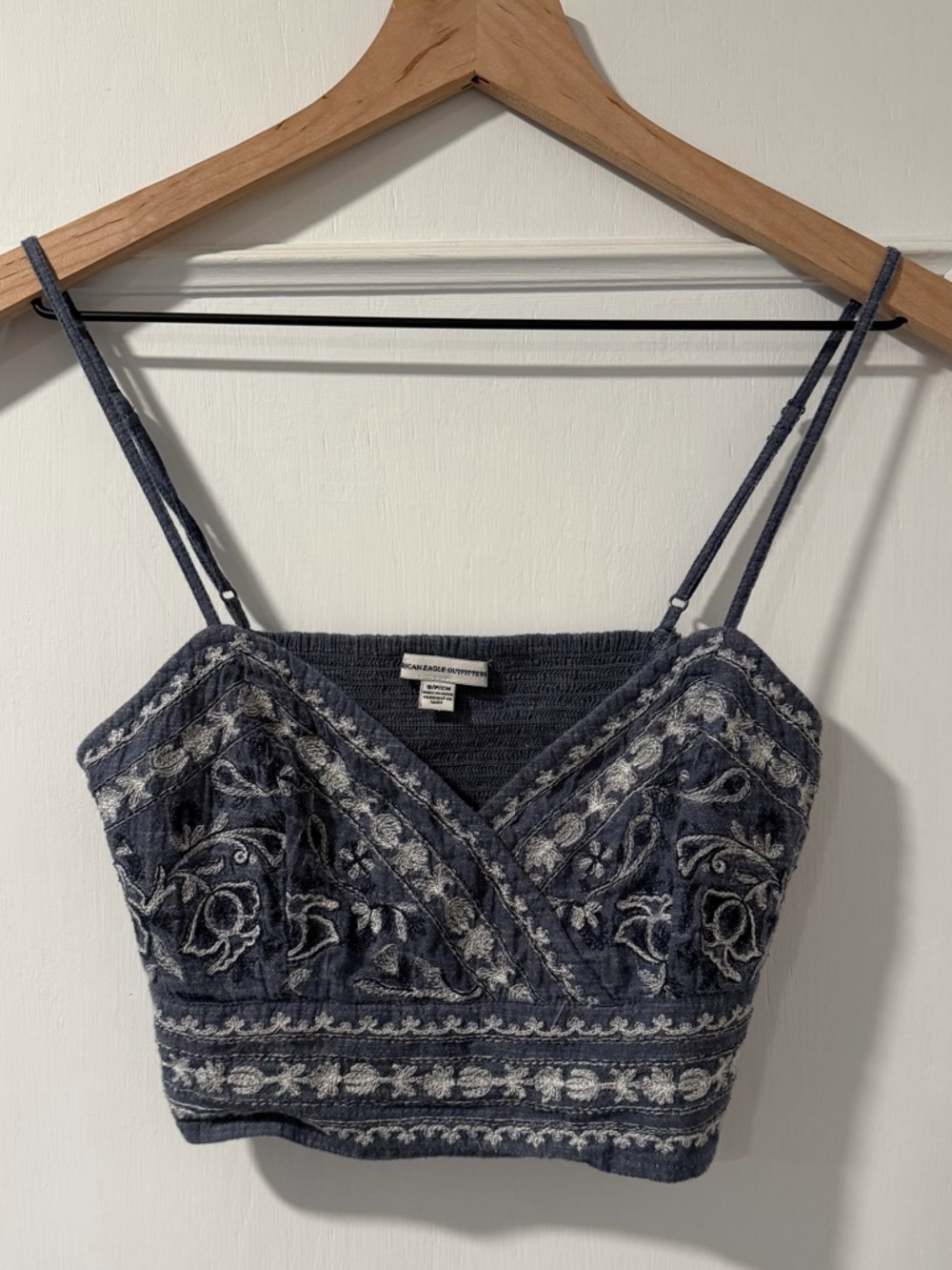 NWOT American Eagle Blue & White Embroidered Cropped Tank Top - Small